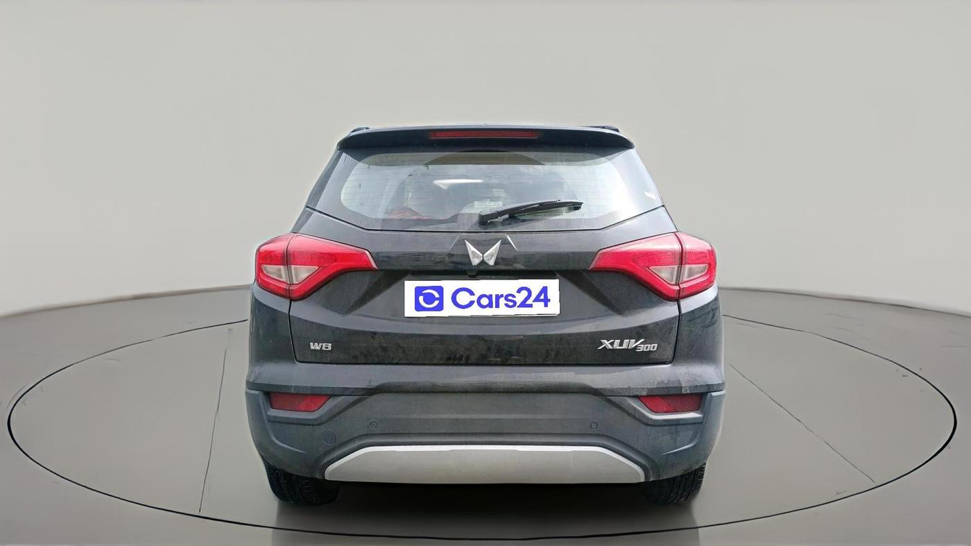 2023 Mahindra XUV300 W8 (O) 1.5 DIESEL, Diesel, Manual, 39,798 km, exterior
