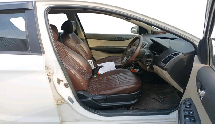 2012 Hyundai i20 SPORTZ 1.4 CRDI, Diesel, Manual, 1,19,917 km, interior