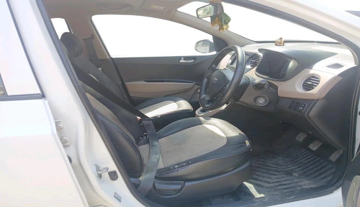 2017 Hyundai Grand i10 SPORTZ (O) 1.2 U2 CRDI, Diesel, Manual, 1,64,252 km, interior