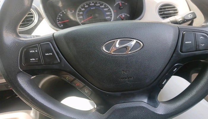 2017 Hyundai Grand i10 SPORTZ (O) 1.2 U2 CRDI, Diesel, Manual, 1,64,252 km, interior