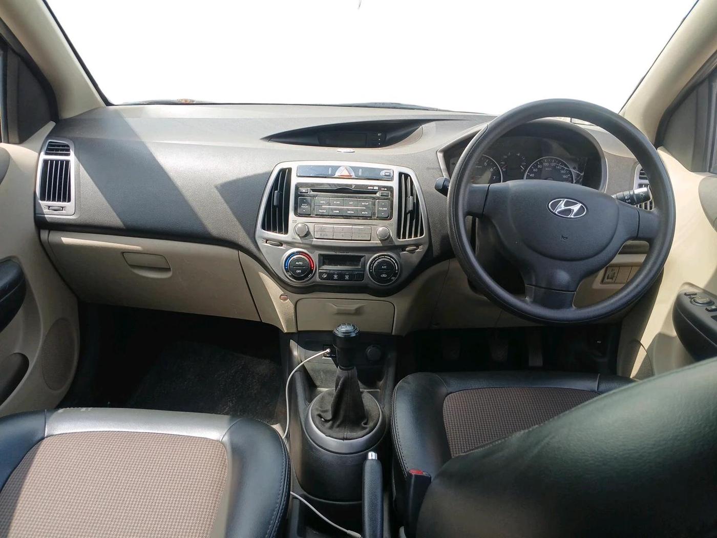 2012 Hyundai i20 MAGNA 1.2, Petrol, Manual, 67,163 km, interior