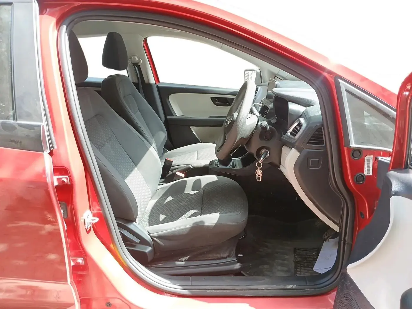 2022 Tata ALTROZ XM PLUS PETROL, Petrol, Manual, 24,452 km, interior