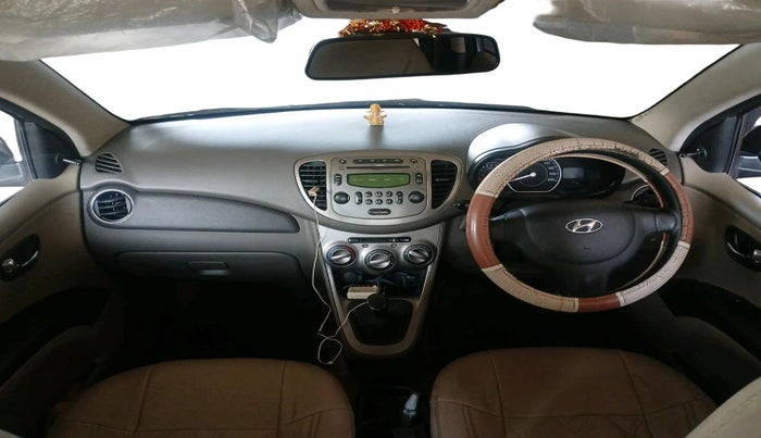 2015 Hyundai i10 SPORTZ 1.1, Petrol, Manual, 2,08,099 km, interior