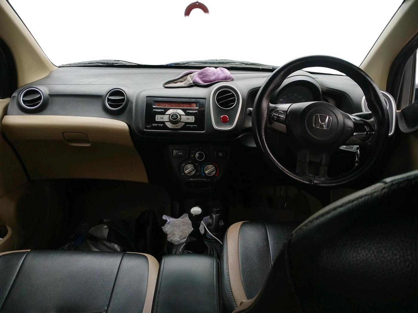 2015 Honda Mobilio 1.5L I-VTEC S, CNG, Manual, 1,02,959 km, interior