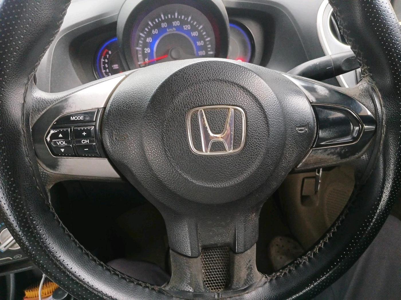 2015 Honda Mobilio 1.5L I-VTEC S, CNG, Manual, 1,02,959 km, interior