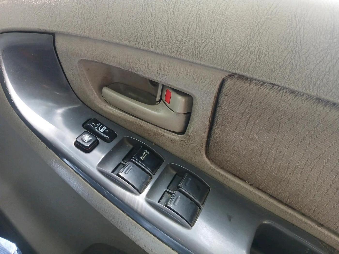 2009 Toyota Innova 2.5 G2, Diesel, Manual, 4,90,021 km, interior