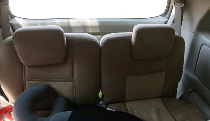 2009 Toyota Innova 2.5 G2, Diesel, Manual, 4,90,021 km, interior