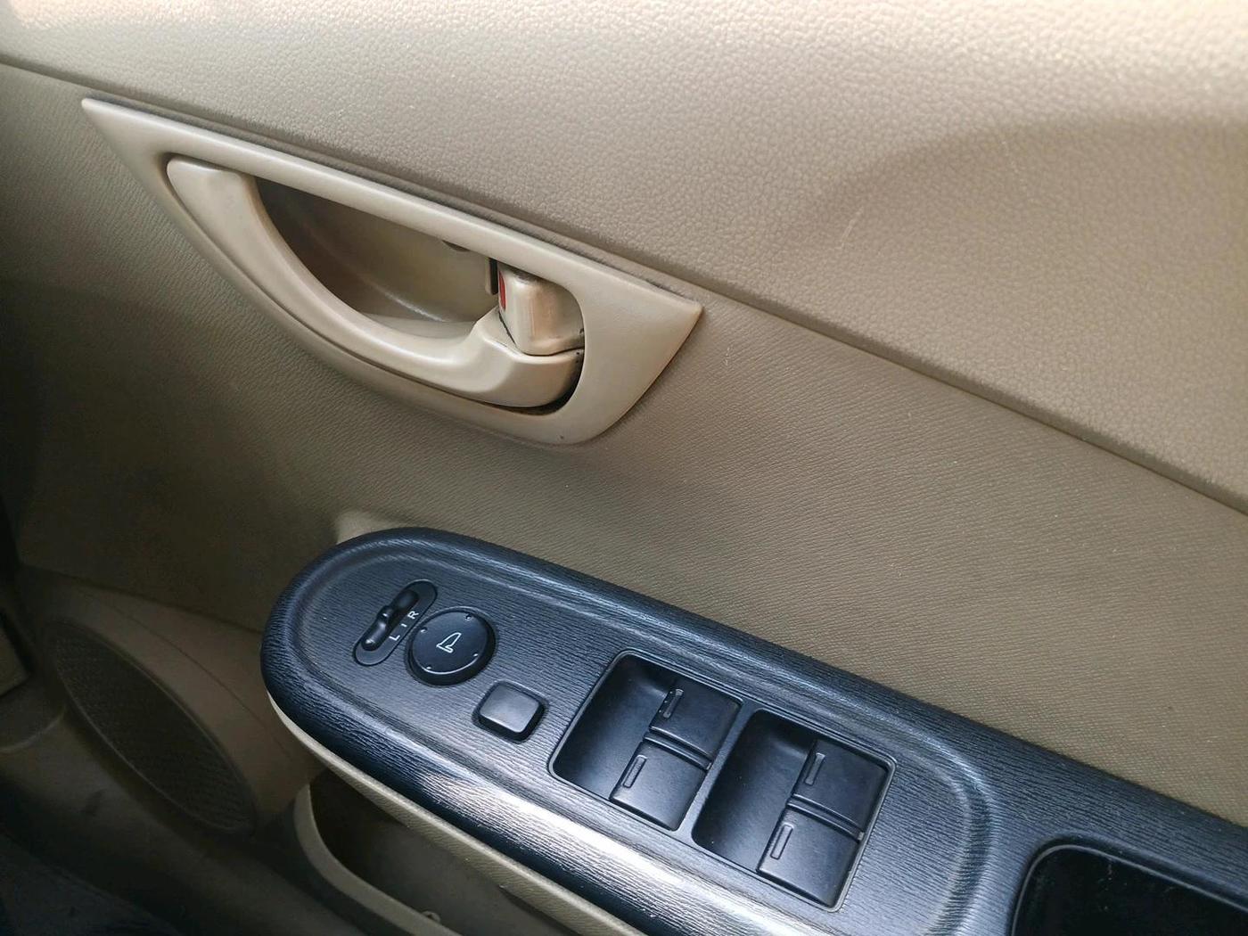 2014 Honda Amaze 1.5L I-DTEC S, Diesel, Manual, 83,680 km, interior