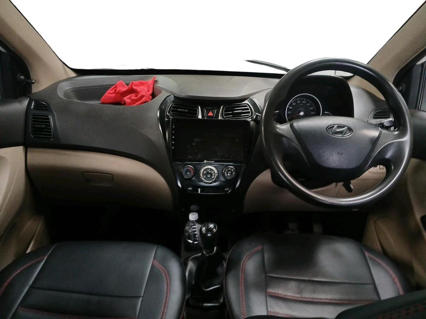 2014 Hyundai Eon MAGNA +, CNG, Manual, 1,73,701 km, interior