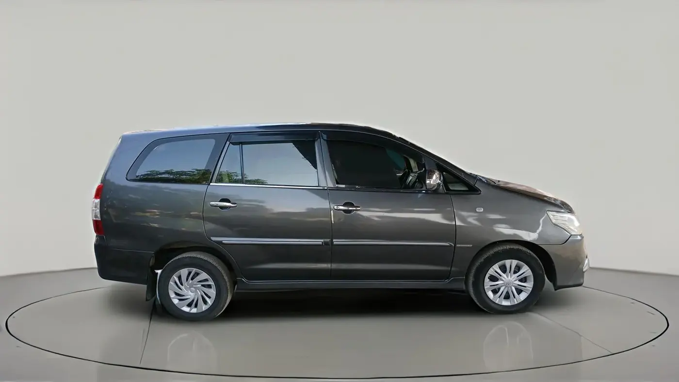 2012 Toyota Innova GX 2.5 7 STR, Diesel, Manual, 3,24,000 km, exterior