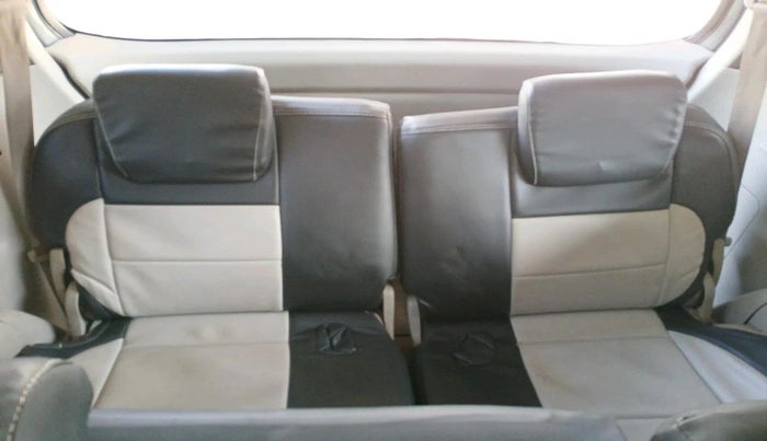 2012 Toyota Innova 2.5 G 7 STR, Diesel, Manual, 3,20,433 km, interior