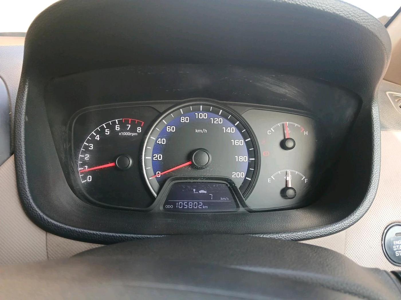 2015 Hyundai Xcent BASE 1.2, Petrol, Manual, 1,05,802 km, interior