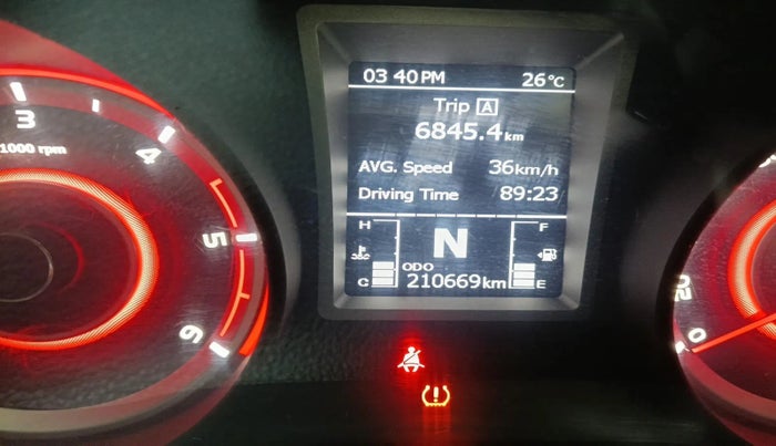 2019 Mahindra XUV300 W8 (O) 1.5 DIESEL, Diesel, Manual, 2,18,500 km, interior