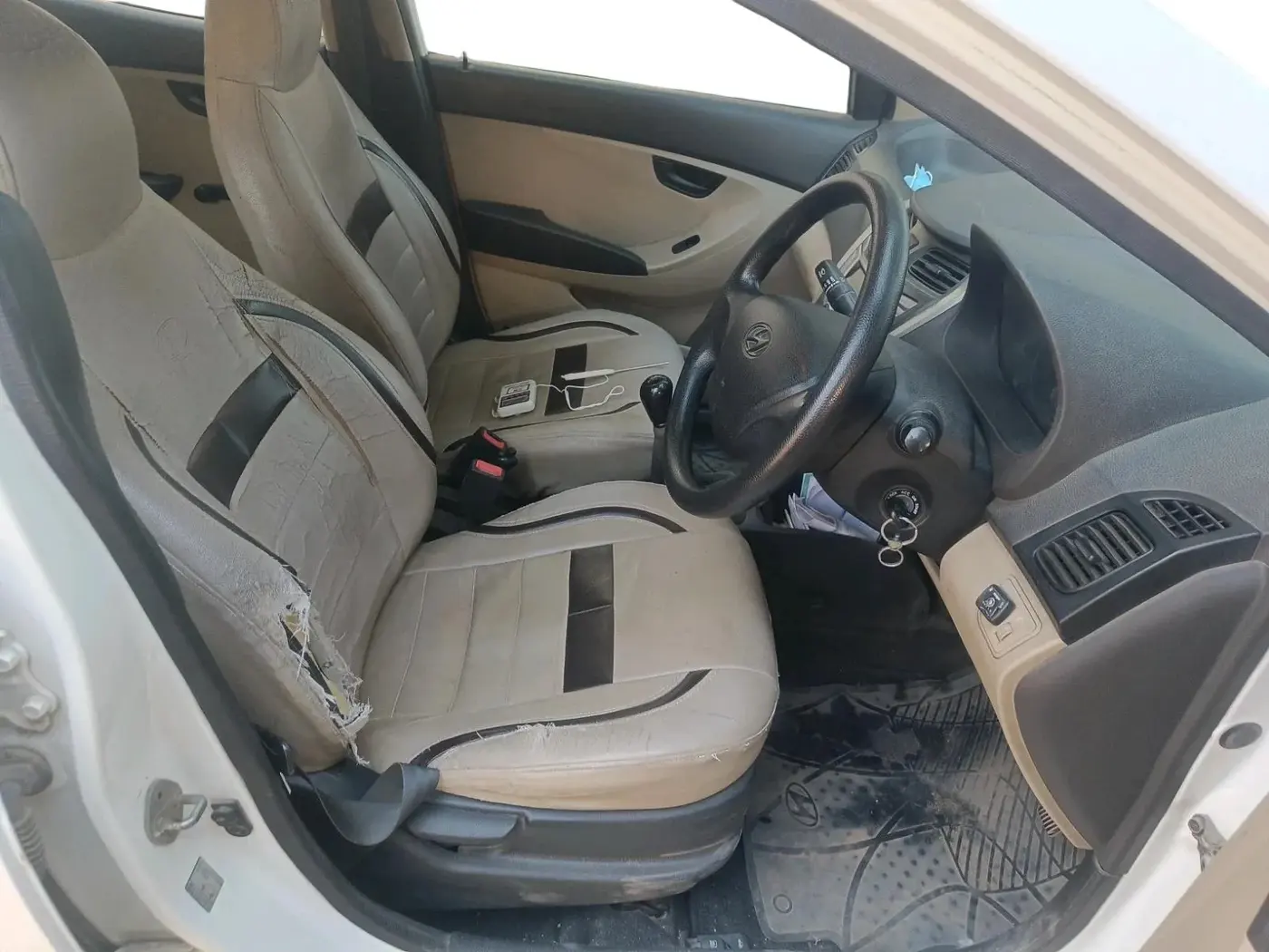 2015 Hyundai Eon ERA +, CNG, Manual, 1,97,920 km, interior