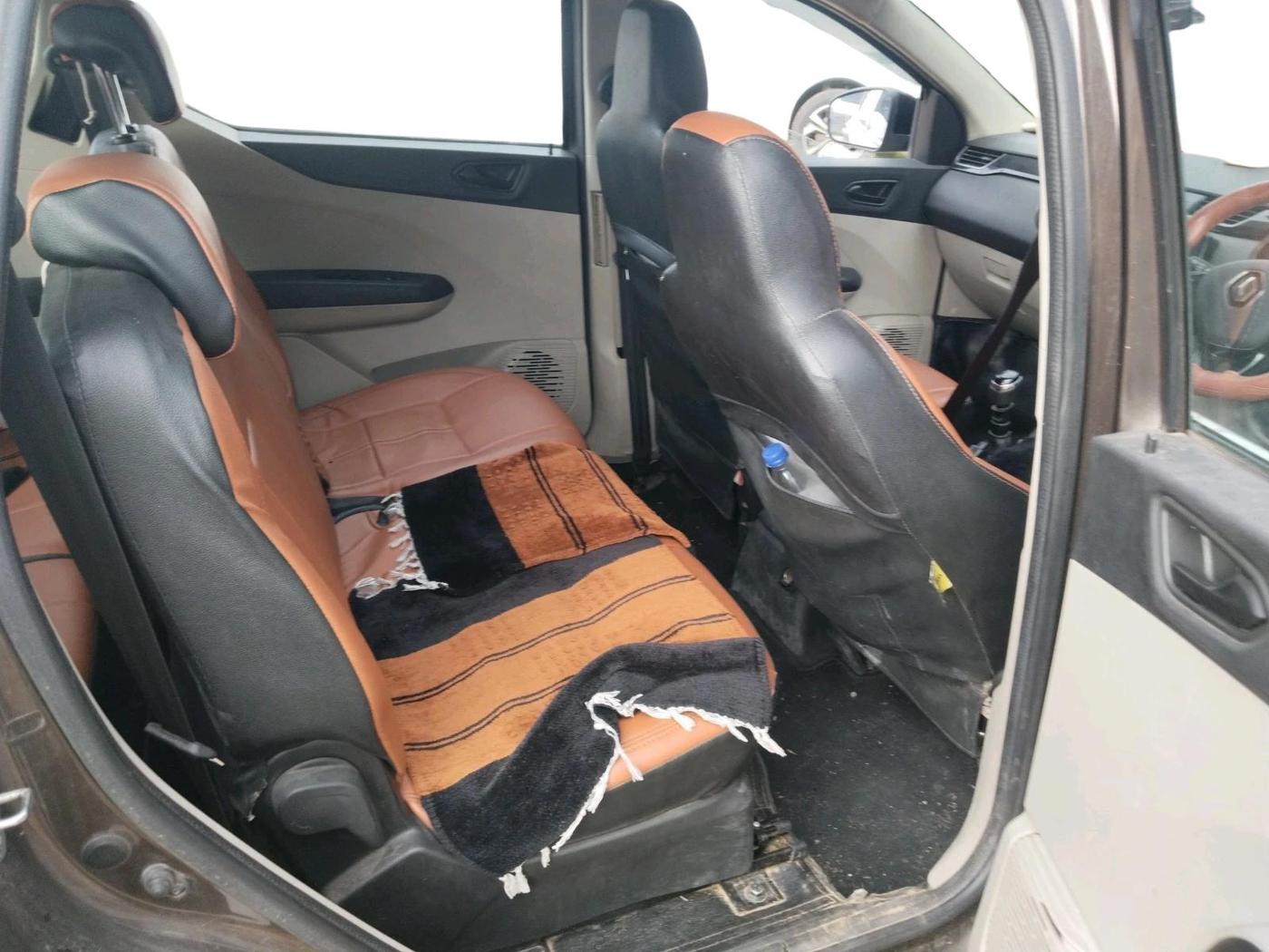2022 Renault TRIBER RXT, Petrol, Manual, 60,093 km, interior