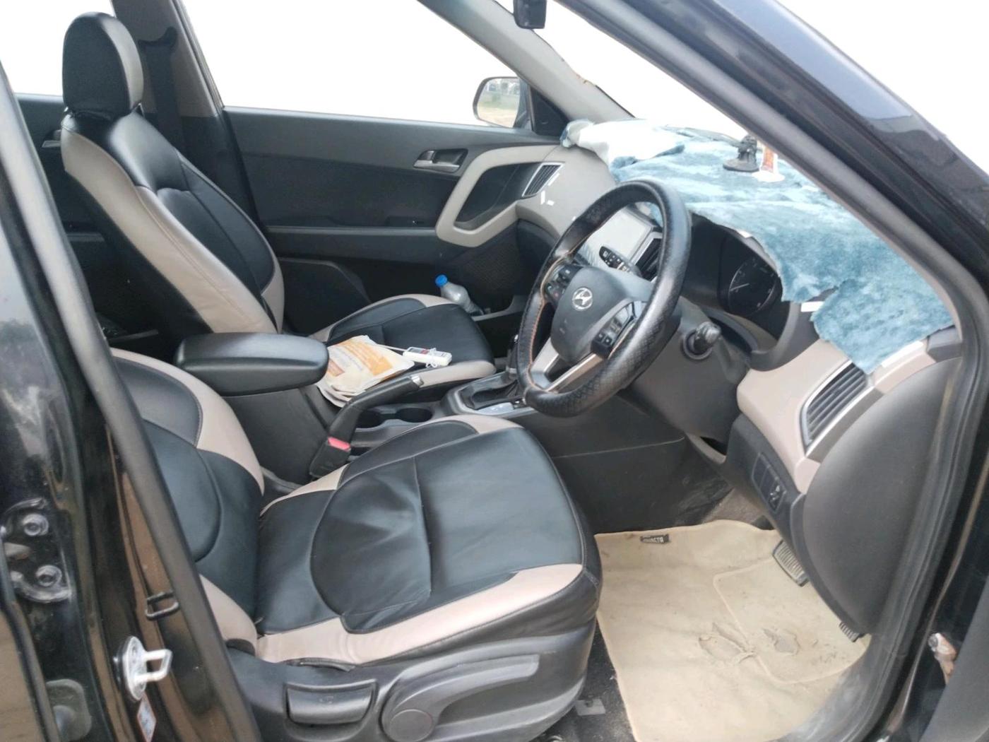 2016 Hyundai Creta SX PLUS AT 1.6 DIESEL, Diesel, Automatic, 1,80,903 km, interior