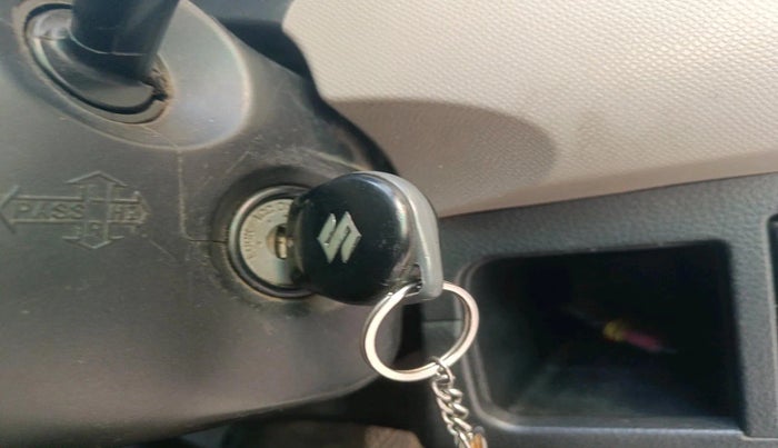 2015 Maruti Wagon R 1.0 VXI, CNG, Manual, 94,834 km, interior