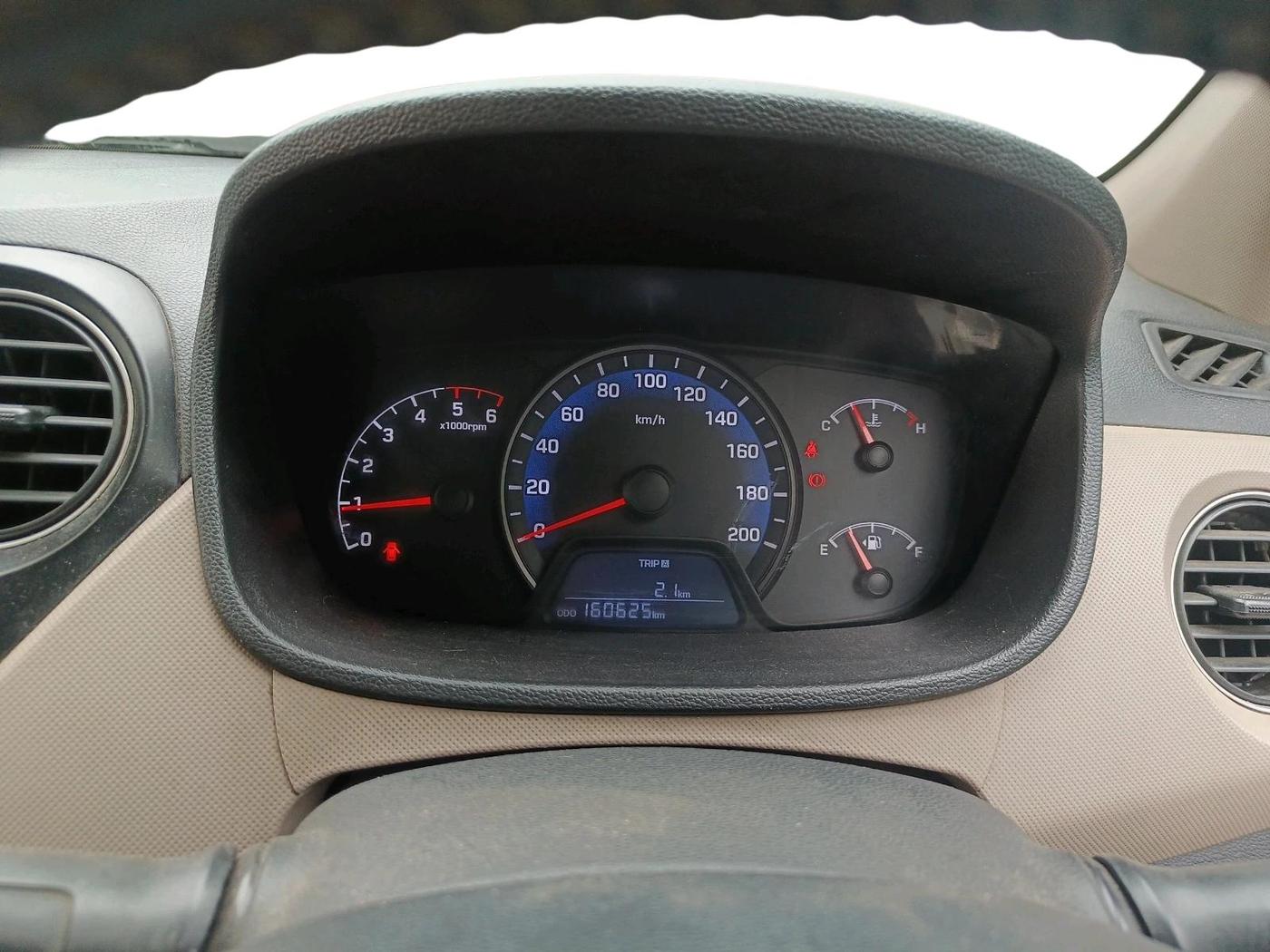 2015 Hyundai Xcent S 1.1 CRDI, Diesel, Manual, 1,60,625 km, interior