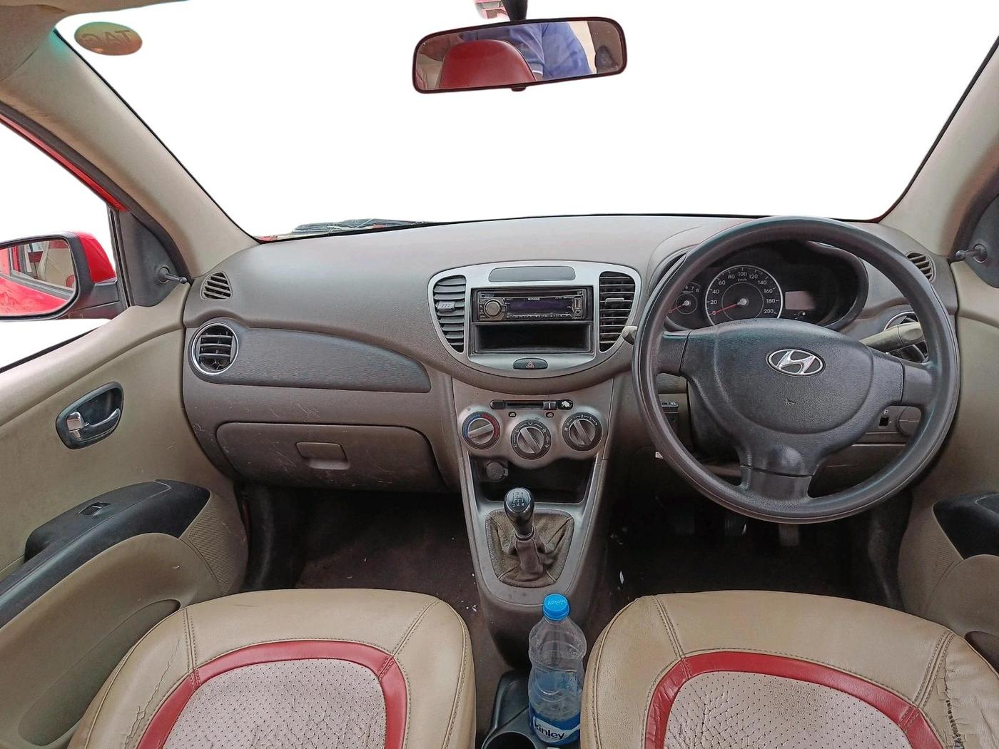 2011 Hyundai i10 MAGNA 1.1, CNG, Manual, 2,05,931 km, interior