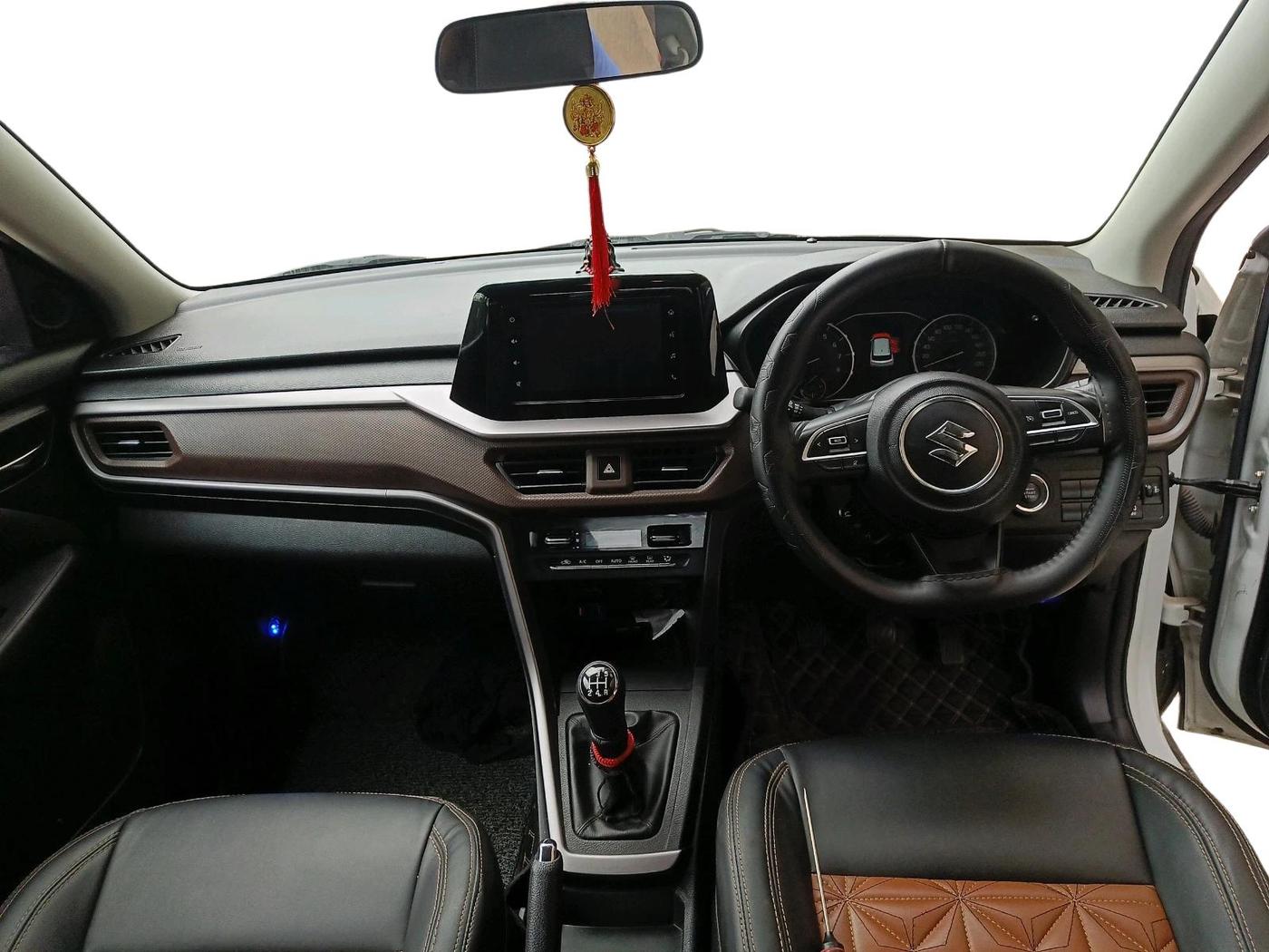 2022 Maruti BREZZA ZXI SMART HYBRID , Petrol, Manual, 28,596 km, interior