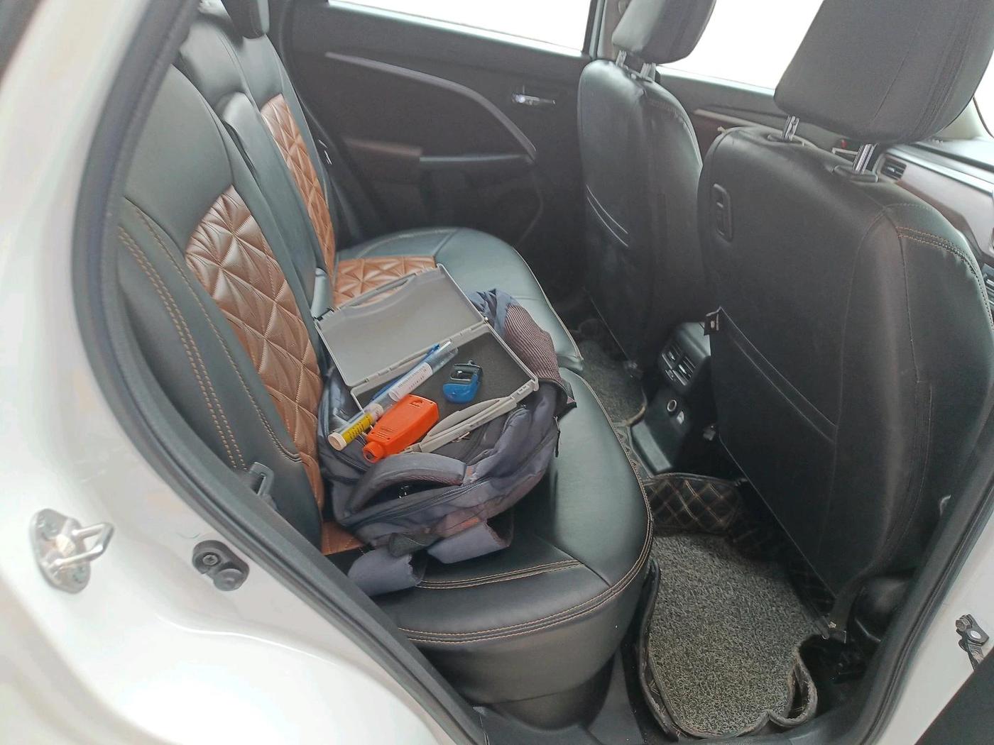 2022 Maruti BREZZA ZXI SMART HYBRID , Petrol, Manual, 28,596 km, interior