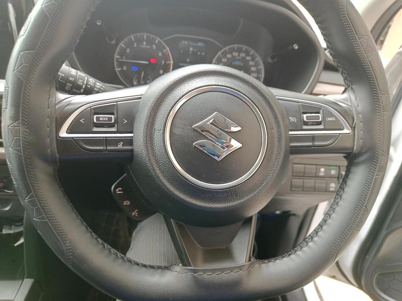 2022 Maruti BREZZA ZXI SMART HYBRID , Petrol, Manual, 28,596 km, interior