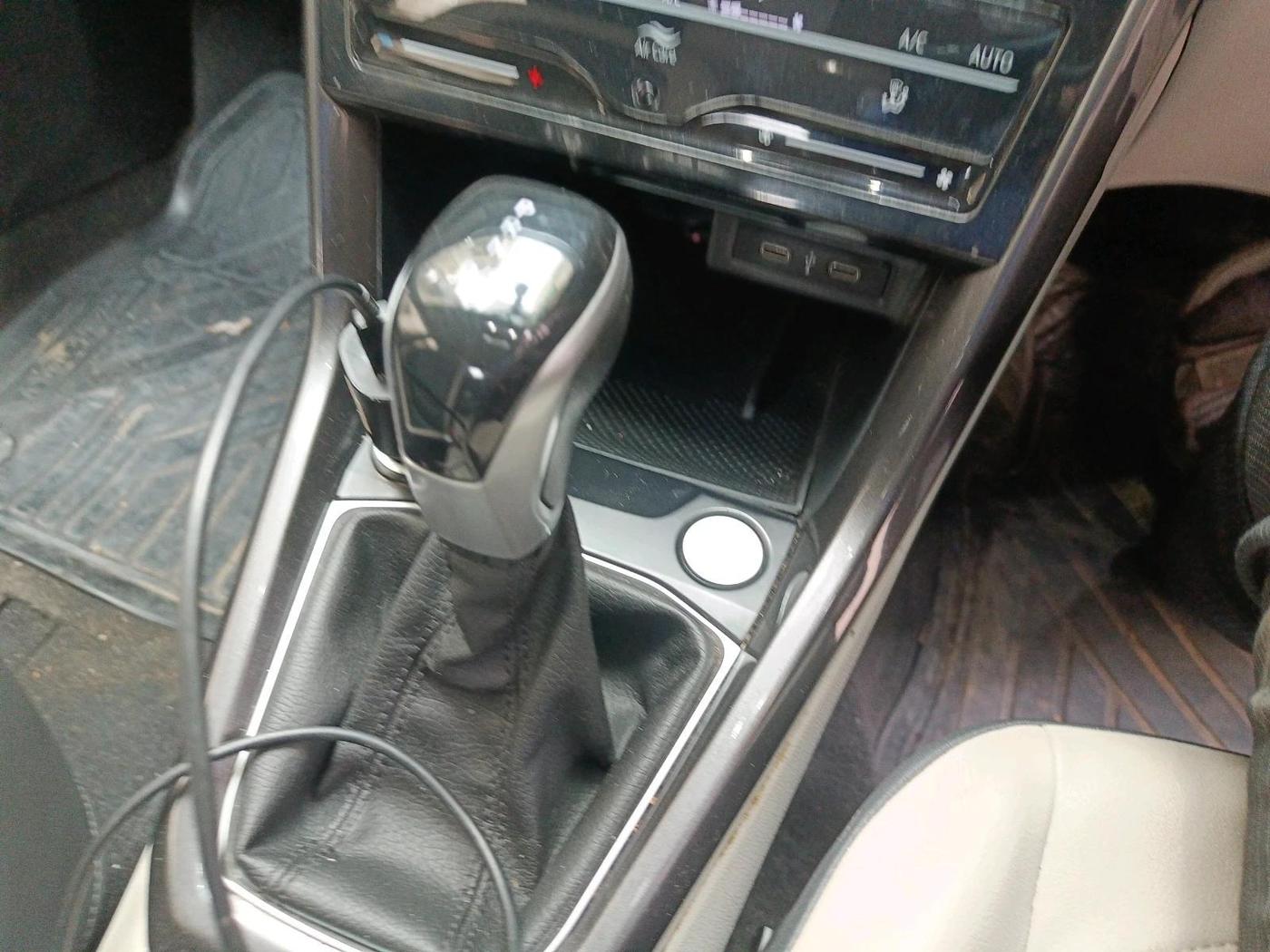 2024 Volkswagen TAIGUN TOPLINE 1.0 TSI AT, Petrol, Automatic, 23,894 km, interior
