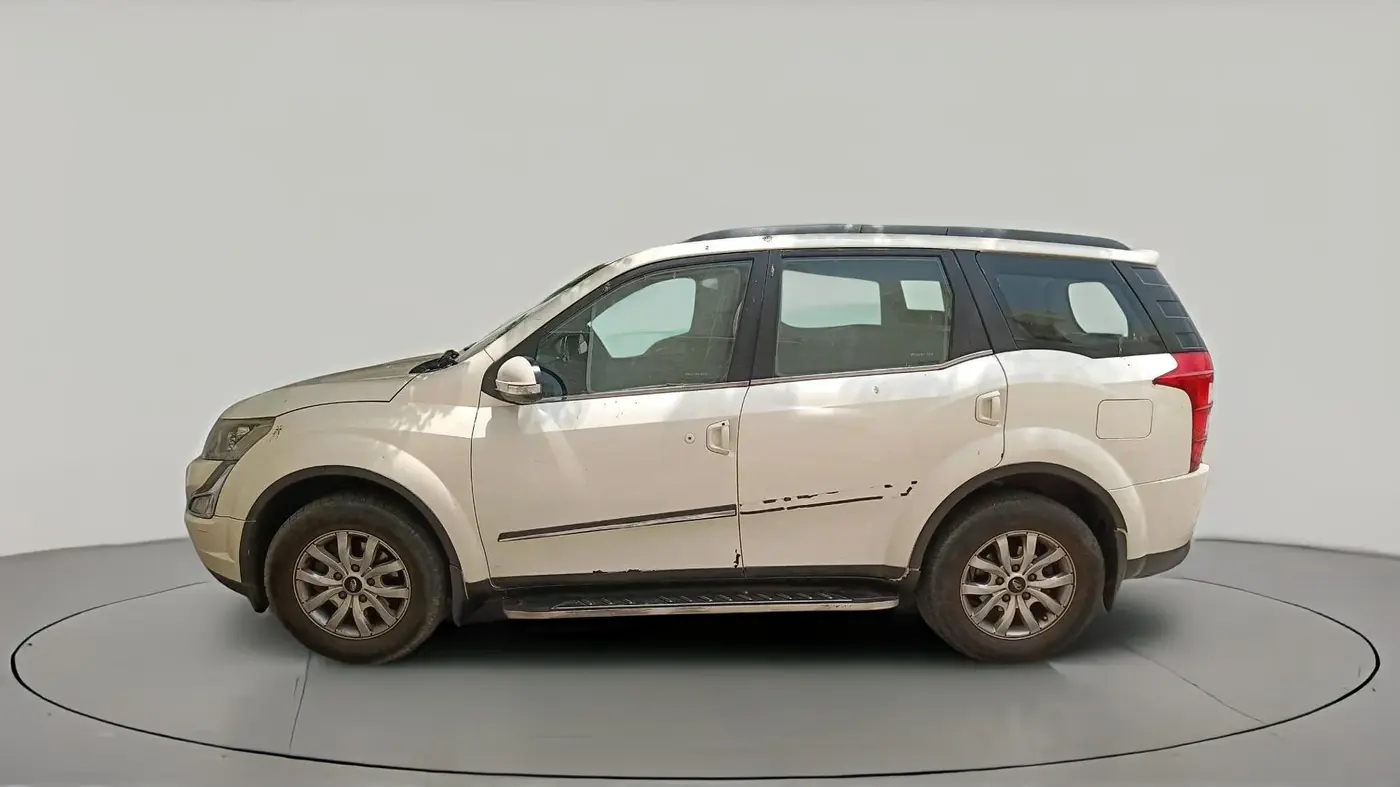 2015 Mahindra XUV500 W10, Diesel, Manual, 1,85,000 km, exterior