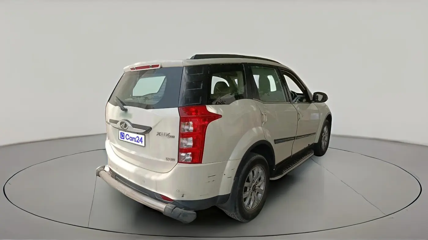 2015 Mahindra XUV500 W10, Diesel, Manual, 1,85,000 km, exterior