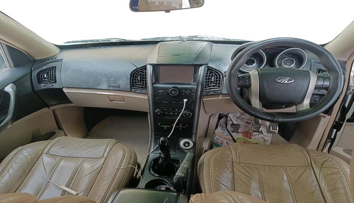 2015 Mahindra XUV500 W10, Diesel, Manual, 1,75,665 km, interior