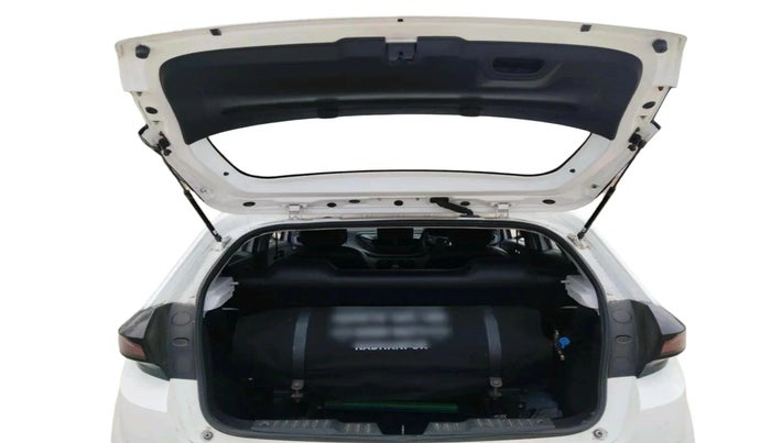 2021 Tata ALTROZ XE PETROL, CNG, Manual, 55,722 km, exterior