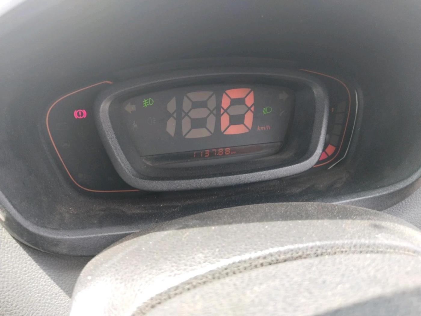 2017 Renault Kwid RXT 0.8, Petrol, Manual, 1,13,788 km, interior