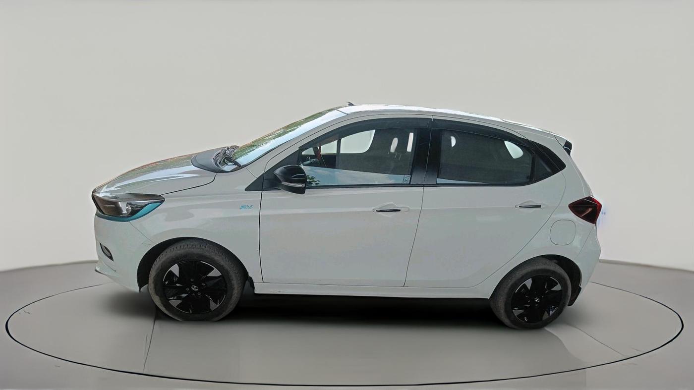 2023 Tata TIAGO EV XZ PLUS LONG RANGE, Electric, Automatic, 26,342 km, exterior