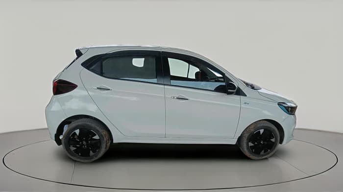 2023 Tata TIAGO EV XZ PLUS LONG RANGE, Electric, Automatic, 26,342 km, exterior