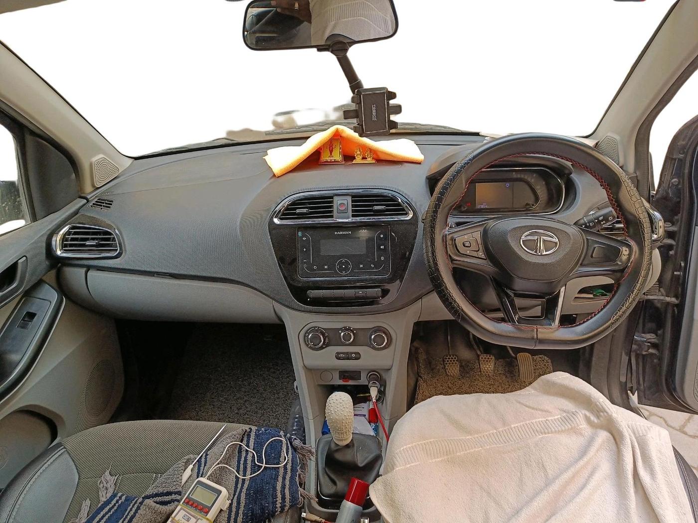 2022 Tata Tiago XT CNG, CNG, Manual, 1,27,854 km, interior