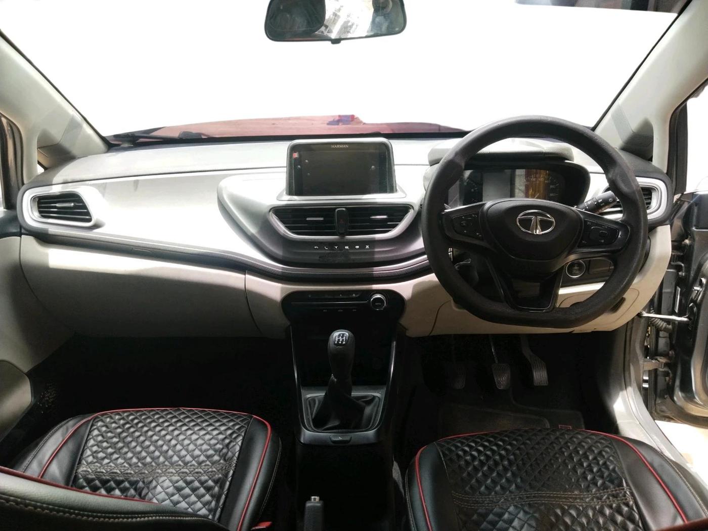2022 Tata ALTROZ XT PETROL, CNG, Manual, 1,06,271 km, interior