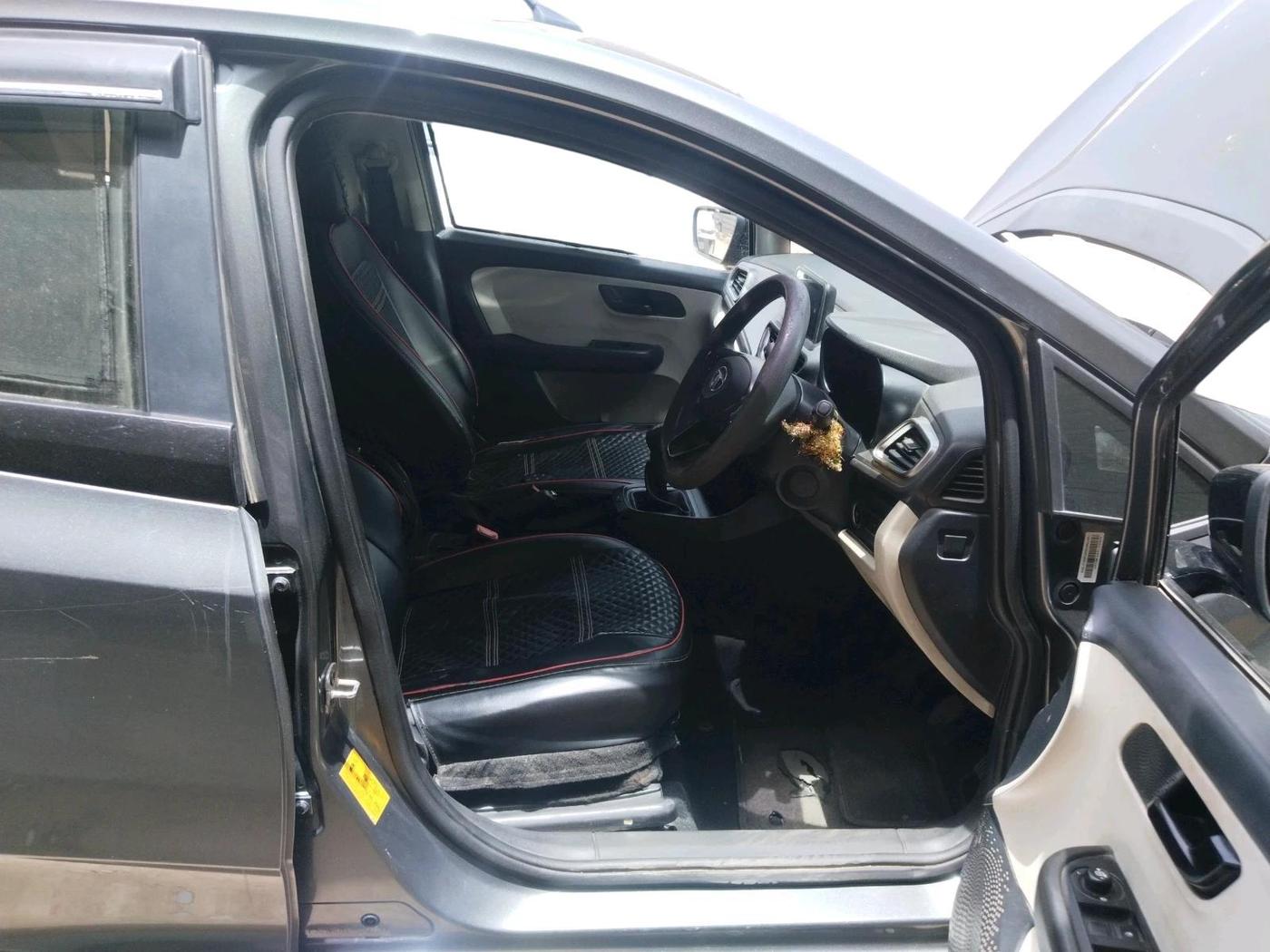 2022 Tata ALTROZ XT PETROL, CNG, Manual, 1,06,271 km, interior