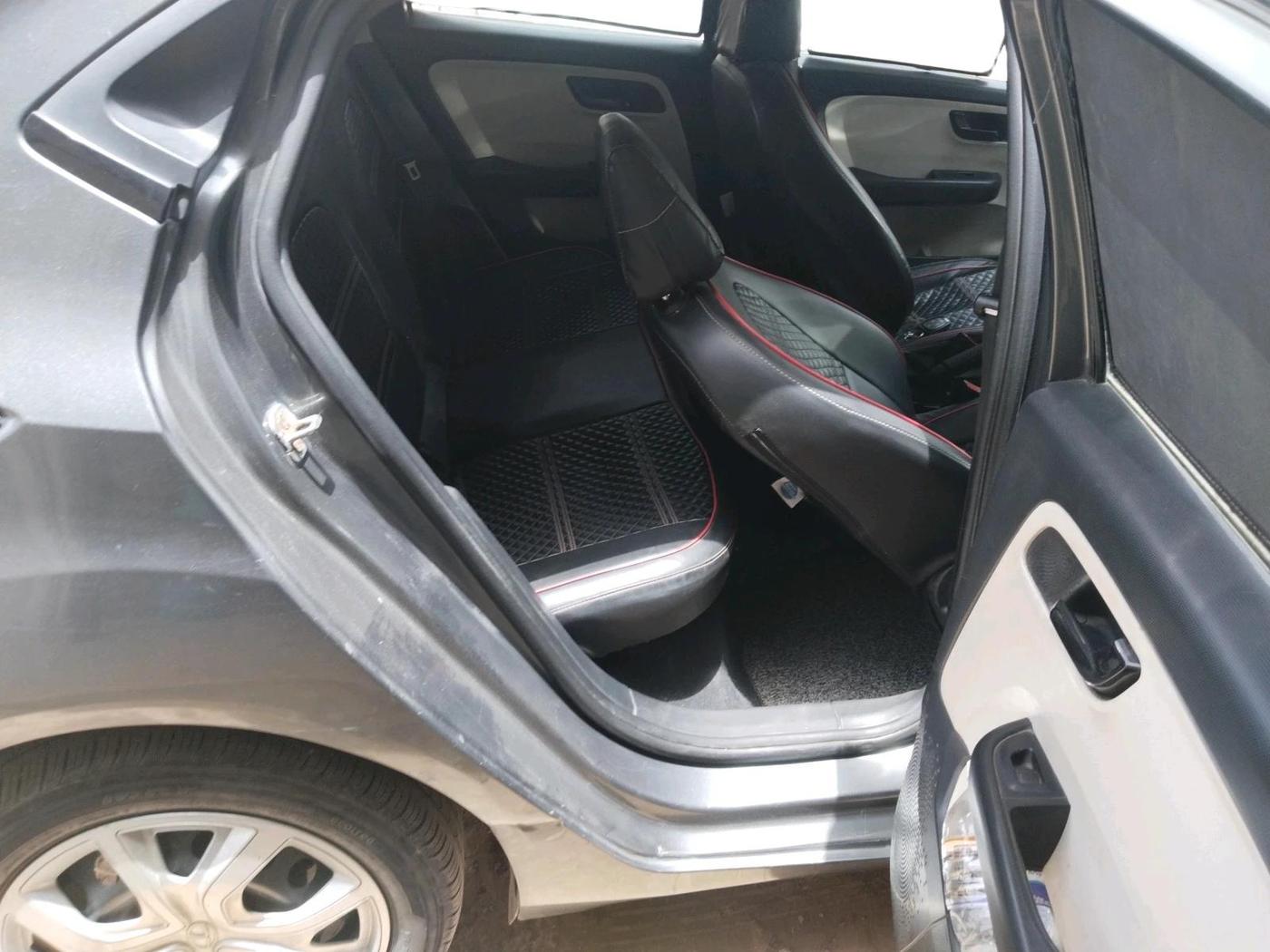 2022 Tata ALTROZ XT PETROL, CNG, Manual, 1,06,271 km, interior