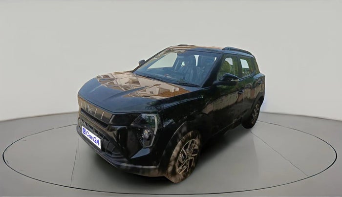 2025 Mahindra XUV 3XO AX5 1.2 L TCMPFi, Petrol, Manual, 8,407 km, exterior