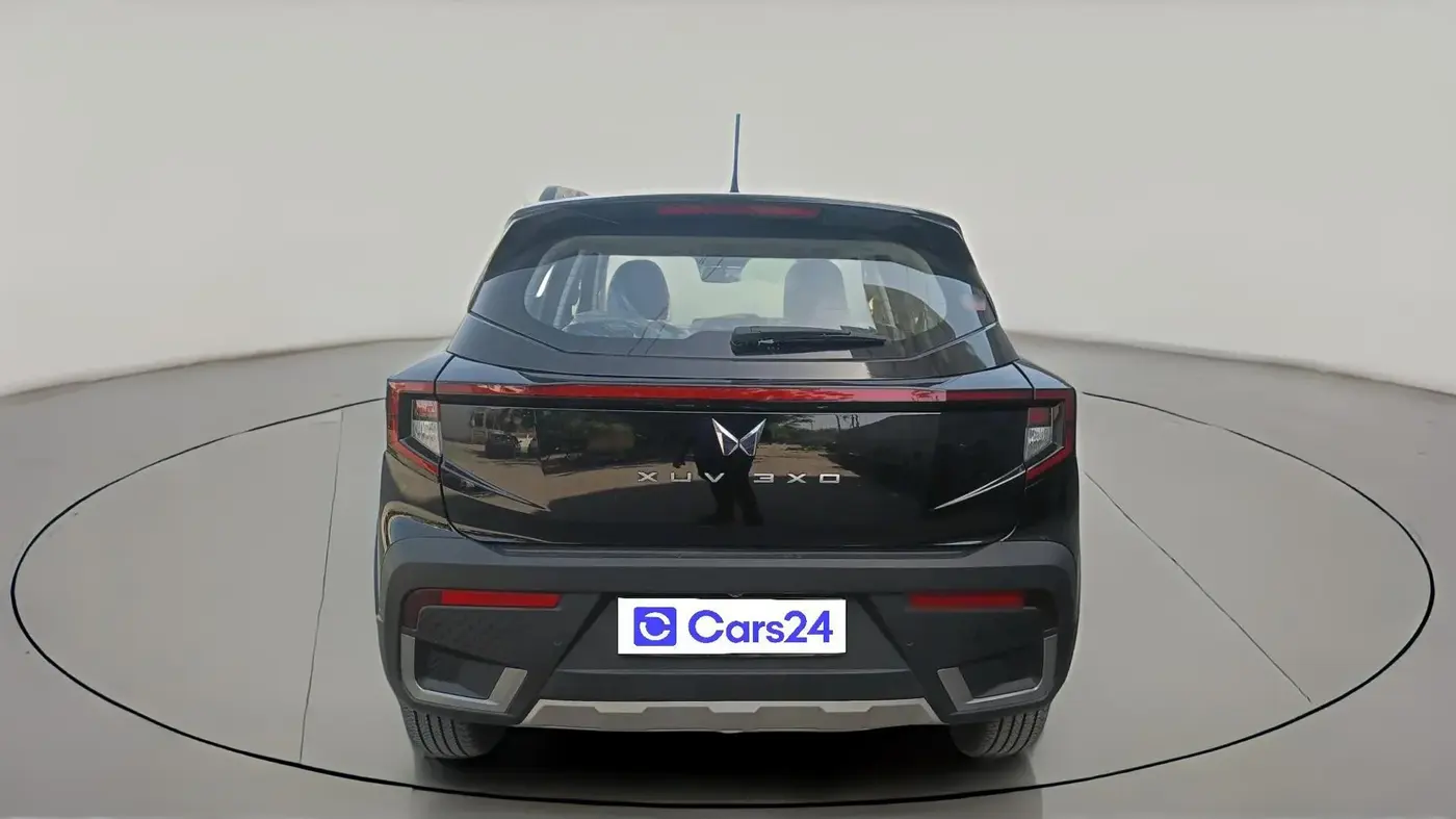 2025 Mahindra XUV 3XO AX5 1.2 L TCMPFi, Petrol, Manual, 8,407 km, exterior