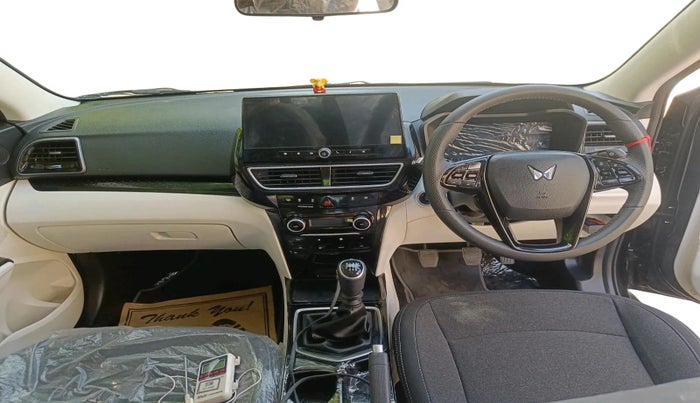 2025 Mahindra XUV 3XO AX5 1.2 L TCMPFi, Petrol, Manual, 8,407 km, interior