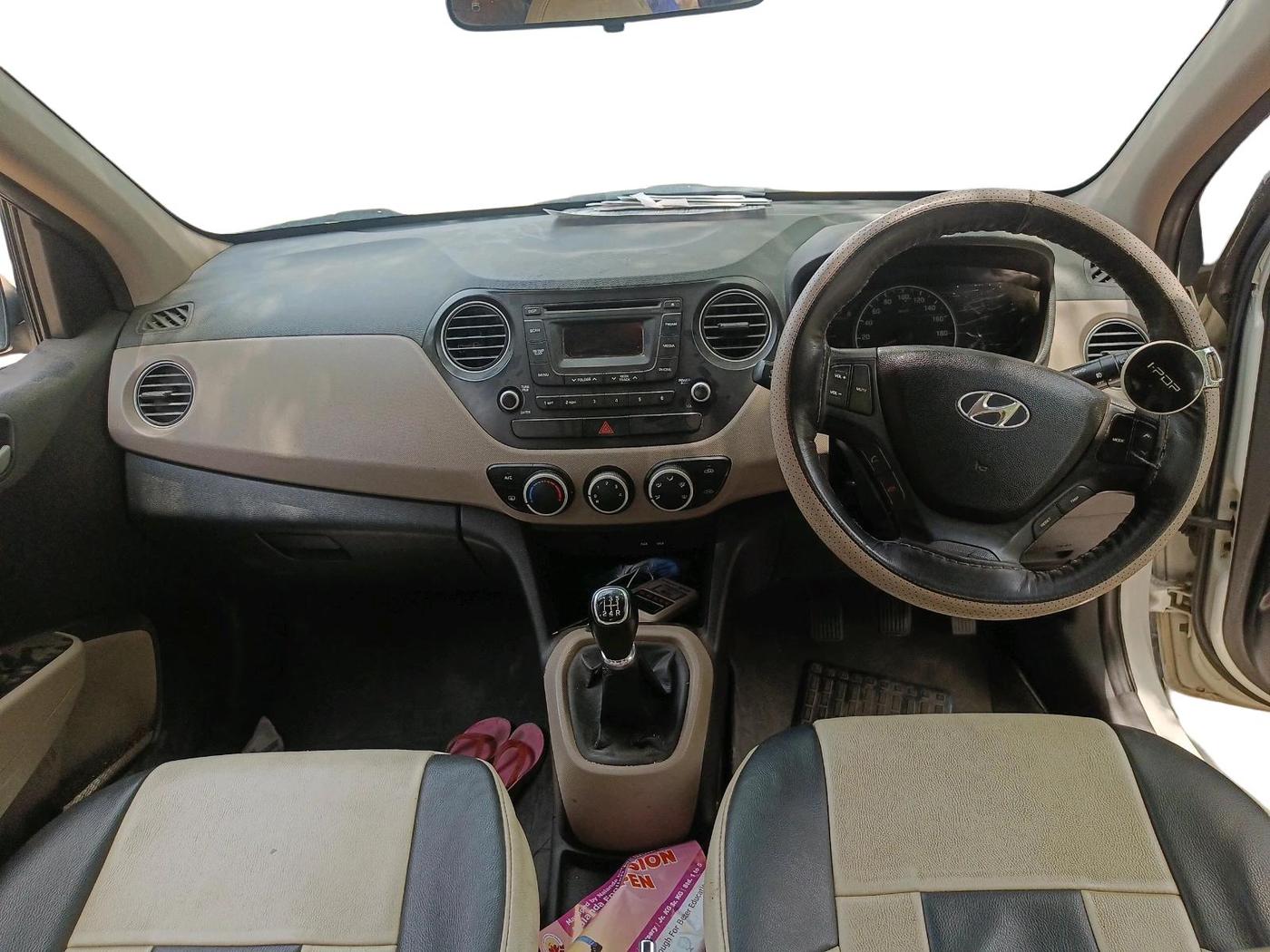 2015 Hyundai Grand i10 SPORTZ 1.2 KAPPA VTVT, CNG, Manual, 1,20,712 km, interior