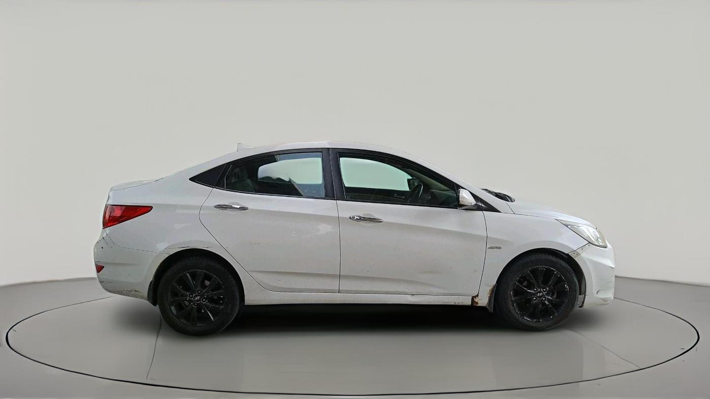 2014 Hyundai Verna FLUIDIC 1.6 CRDI SX OPT AT, Diesel, Automatic, 1,30,747 km, exterior