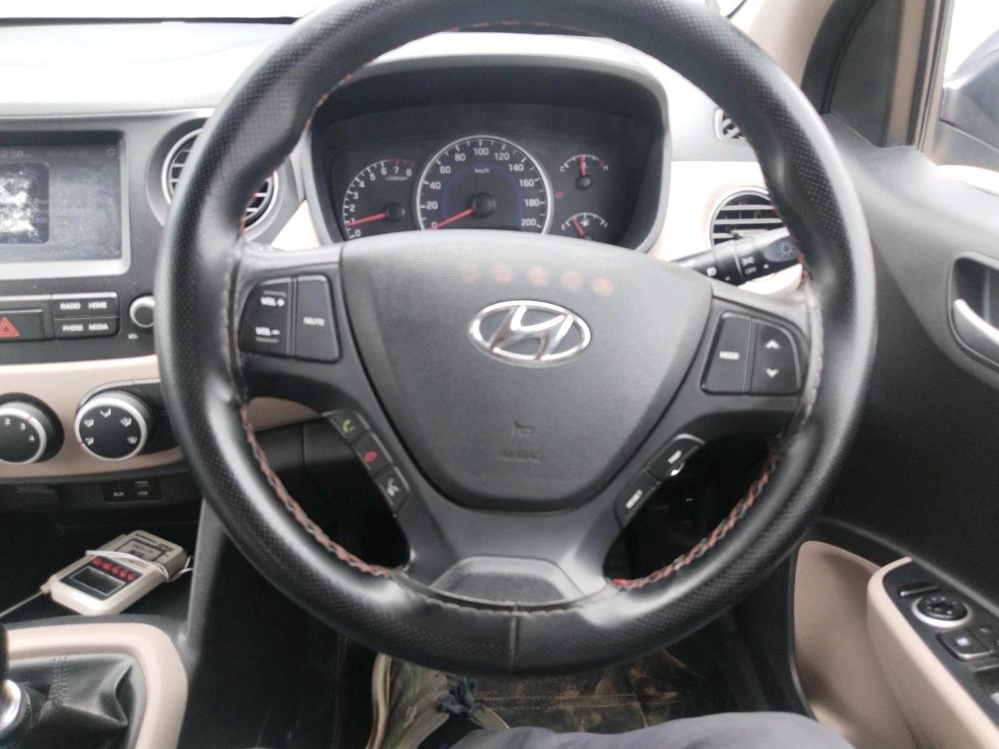 2018 Hyundai Grand i10 SPORTZ 1.2 KAPPA VTVT, CNG, Manual, 1,14,484 km, interior