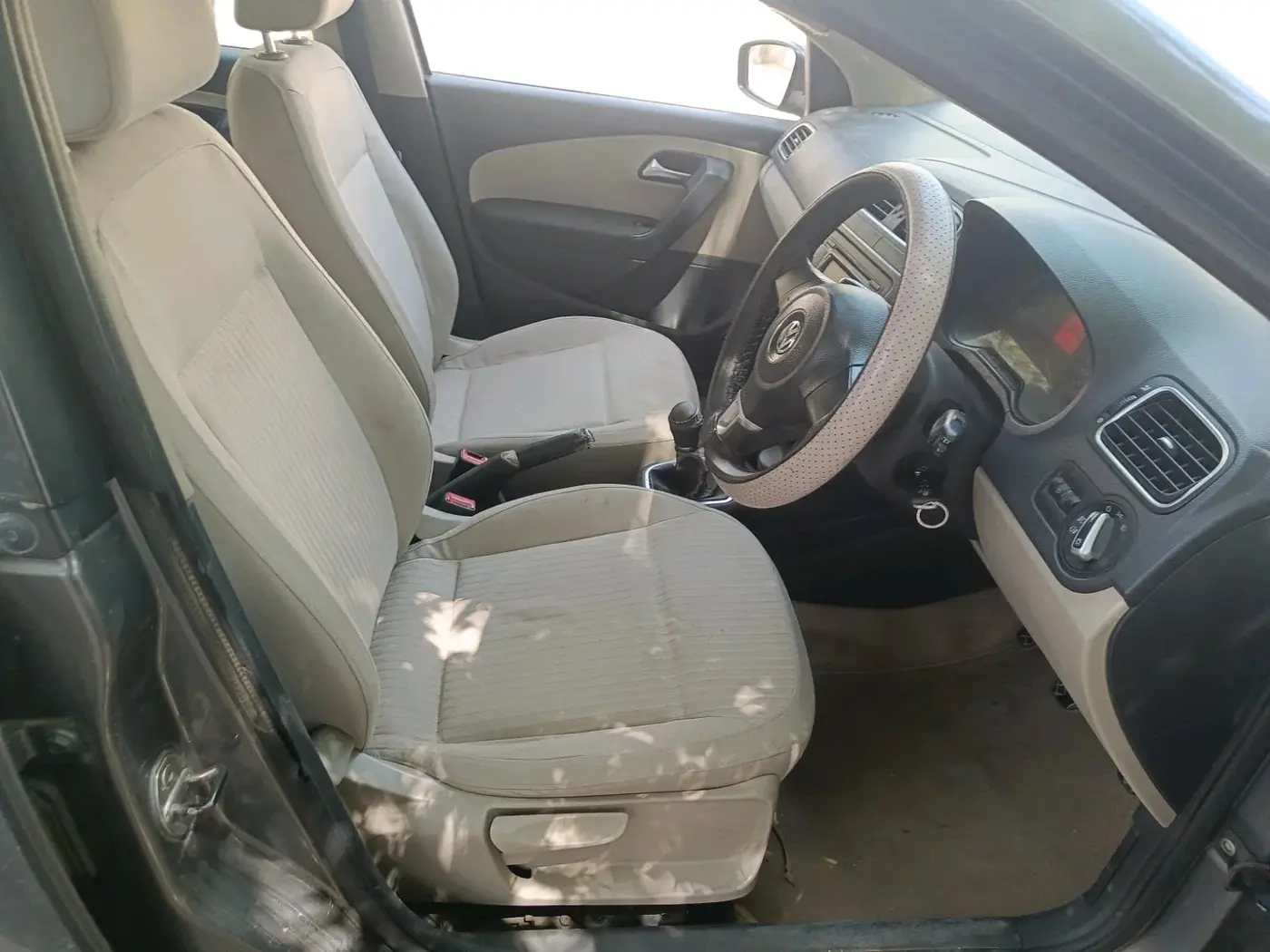 2013 Volkswagen Polo COMFORTLINE 1.2L, Diesel, Manual, 88,520 km, interior