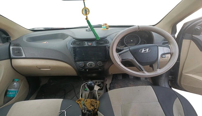 2015 Hyundai Eon SPORTZ, CNG, Manual, 1,60,490 km, interior