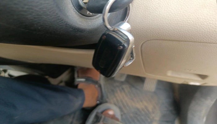 2015 Hyundai Eon SPORTZ, CNG, Manual, 1,60,490 km, interior