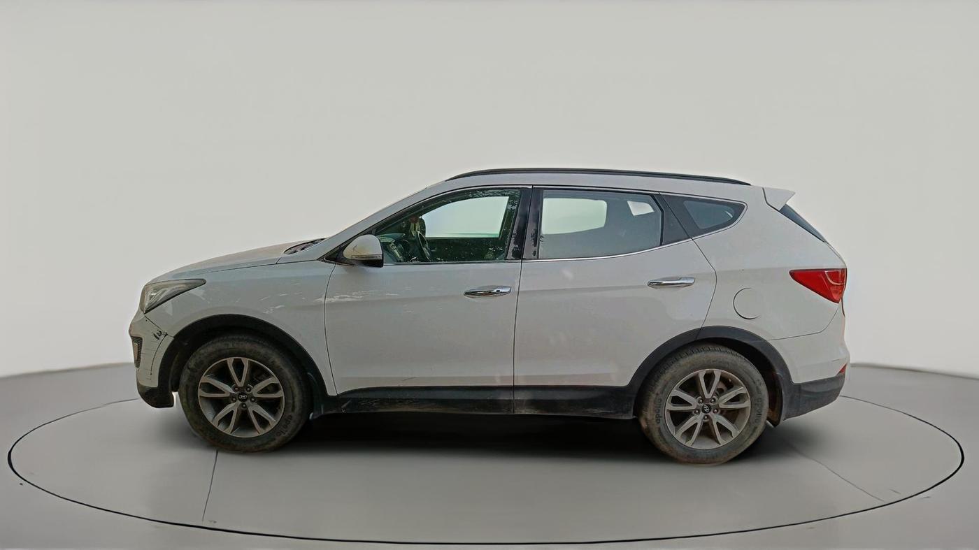 2014 Hyundai Santa Fe 4 WD AT, Diesel, Automatic, 2,92,905 km, exterior