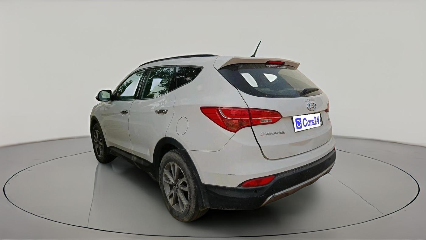 2014 Hyundai Santa Fe 4 WD AT, Diesel, Automatic, 2,92,905 km, exterior