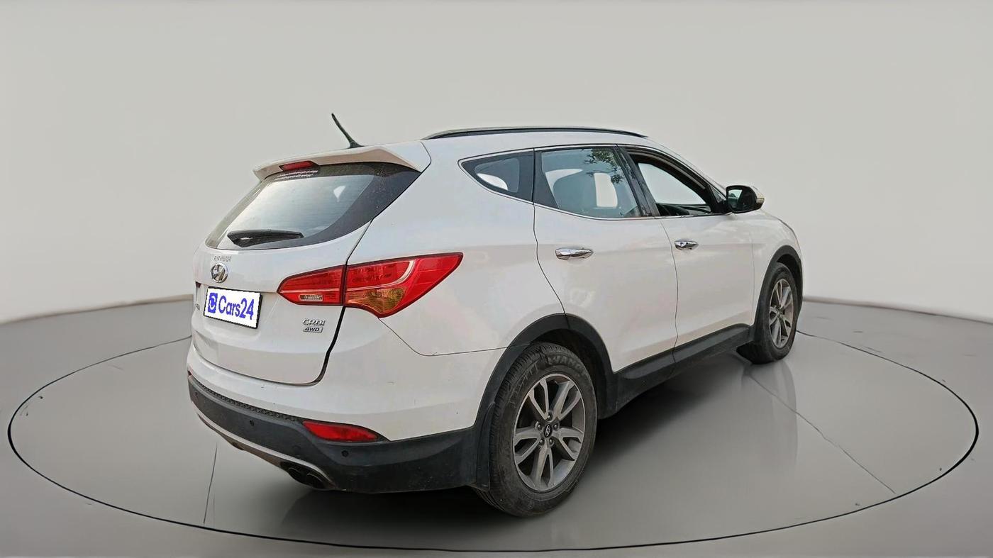 2014 Hyundai Santa Fe 4 WD AT, Diesel, Automatic, 2,92,905 km, exterior